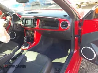 ✅ 2019 Volkswagen Beetle S • VIN: 3VW5DAAT5KM501293 • Лот: 43620660. Опубликован ранее на IAAI с пробегом 31 457 миль. Бесплатный доступ к архиву аукционных продаж из США и подробный отчёт об истории автомобиля на DreamBid. Изображение 5.