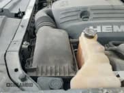 ✅ 2010 Dodge Challenger R/T Classic • VIN: 2B3CJ5DT4AH141020 • Lot: 41693638. Wystawiony na IAAI z przebiegiem 153 469 mil. Bezpłatny archiwum sprzedaży aukcyjnych z USA i szczegółowy raport historii pojazdu na DreamBid. Zdjęcie 19.