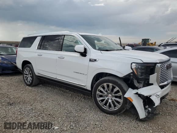 ✅ 2022 GMC Yukon XL Denali • VIN: 1GKS2JKT0NR233416 • Lot: 65953424. Wystawiony na Copart z przebiegiem 29 613 mil. Bezpłatny archiwum sprzedaży aukcyjnych z USA i szczegółowy raport historii pojazdu na DreamBid. Zdjęcie 4.