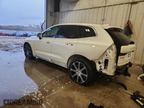 ✅ 2018 Volvo XC60 Inscription • VIN: LYVA22RL7JB105727 • Lot: 90582605. Listed on Copart with 76,133 mi. Free auction sales archive from the USA and detailed vehicle history report at DreamBid. Image 2.