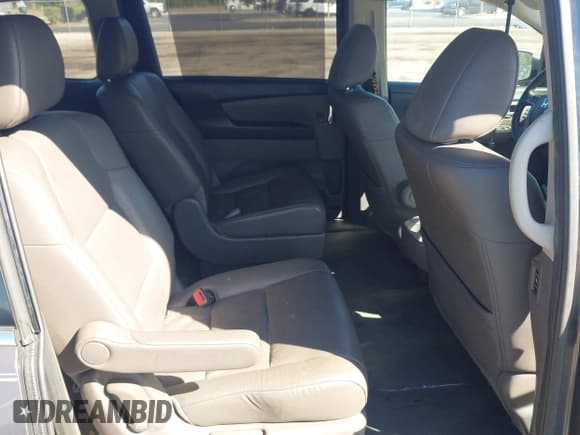 ✅ 2016 Honda Odyssey Touring Elite • VIN: 5FNRL5H9XGB036126 • Lot: 43515975. Wystawiony na IAAI z przebiegiem 156 044 mil. Bezpłatny archiwum sprzedaży aukcyjnych z USA i szczegółowy raport historii pojazdu na DreamBid. Zdjęcie 8.