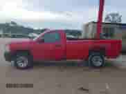 2008 Chevrolet Silverado 1500 Work Truck z VIN 1GCEC14XX8Z192206, wystawiony jako IAAI lot #43172347 z przebiegiem 202 186 mil mil oraz . Historia ofert i sprzedaży dostępna na DreamBid. Obrazek 14.
