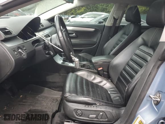 ✅ 2009 Volkswagen CC 4Motion • VIN: WVWGU73C39E517729 • Лот: 84963835. Опубликован ранее на Copart с пробегом 162 520 миль. Бесплатный доступ к архиву аукционных продаж из США и подробный отчёт об истории автомобиля на DreamBid. Изображение 7.