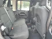 ✅ 2018 Jeep Wrangler Unlimited Sahara • VIN: 1C4HJXENXJW314864 • Lot: 71214395. Wystawiony na Copart z przebiegiem 95 394 mil. Bezpłatny archiwum sprzedaży aukcyjnych z USA i szczegółowy raport historii pojazdu na DreamBid. Zdjęcie 11.