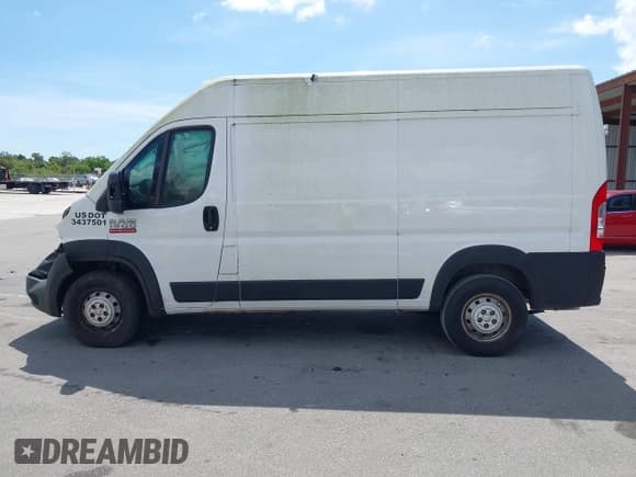 ✅ 2021 Ram ProMaster Cargo • VIN: 3C6LRVBG2ME565140 • Lot: 42549600. Wystawiony na IAAI z przebiegiem 158 491 mil. Bezpłatny archiwum sprzedaży aukcyjnych z USA i szczegółowy raport historii pojazdu na DreamBid. Zdjęcie 17.
