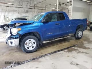 ✅ 2018 Toyota Tundra SR • VIN: 5TFUM5F17JX079324 • Лот: 55580955. Опубликован ранее на Copart с пробегом 68 017 миль. Бесплатный доступ к архиву аукционных продаж из США и подробный отчёт об истории автомобиля на DreamBid. Изображение 1.