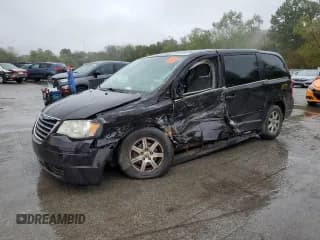 ✅ 2010 Chrysler Town & Country LX • VIN: 2A4RR2D13AR357136 • Lot: 84025525. Wystawiony na Copart z przebiegiem 85 058 mil. Bezpłatny archiwum sprzedaży aukcyjnych z USA i szczegółowy raport historii pojazdu na DreamBid. Zdjęcie 1.
