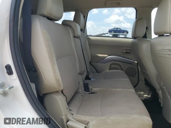 ✅ 2011 Mitsubishi Outlander SE • VIN: JA4JT3AW2BU038142 • Лот: 66023415. Опубликован ранее на Copart с пробегом 116 029 миль. Бесплатный доступ к архиву аукционных продаж из США и подробный отчёт об истории автомобиля на DreamBid. Изображение 11.