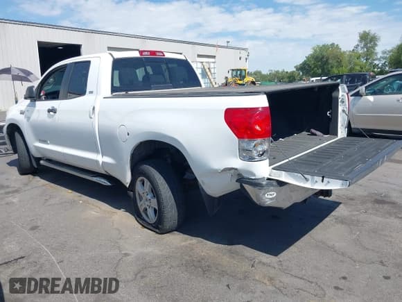✅ 2008 Toyota Tundra • VIN: 5TFBV541X8X051793 • Лот: 42795516. Опубликован ранее на IAAI с пробегом 141 024 миль. Бесплатный доступ к архиву аукционных продаж из США и подробный отчёт об истории автомобиля на DreamBid. Изображение 3.