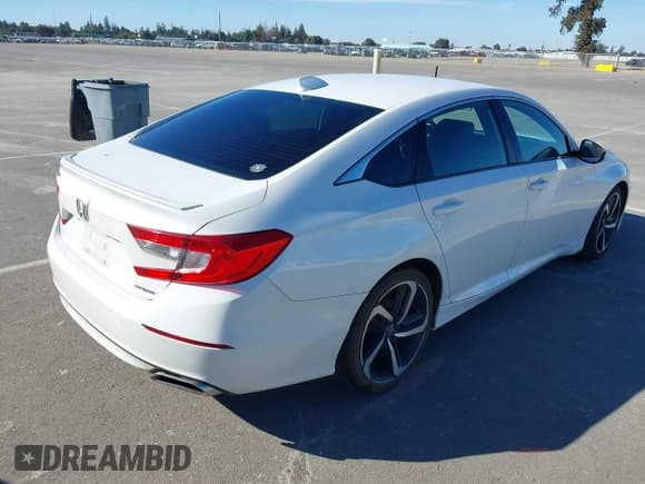 ✅ 2018 Honda Accord Sport • VIN: 1HGCV1F30JA204493 • Лот: 43593768. Опубликован ранее на IAAI с пробегом 83 501 миль. Бесплатный доступ к архиву аукционных продаж из США и подробный отчёт об истории автомобиля на DreamBid. Изображение 4.