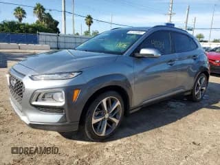 ✅ 2020 Hyundai Kona Limited • VIN: KM8K33A52LU481759 • Лот: 67101883. Опубликован ранее на Copart с пробегом 41 834 миль. Бесплатный доступ к архиву аукционных продаж из США и подробный отчёт об истории автомобиля на DreamBid. Изображение 1.