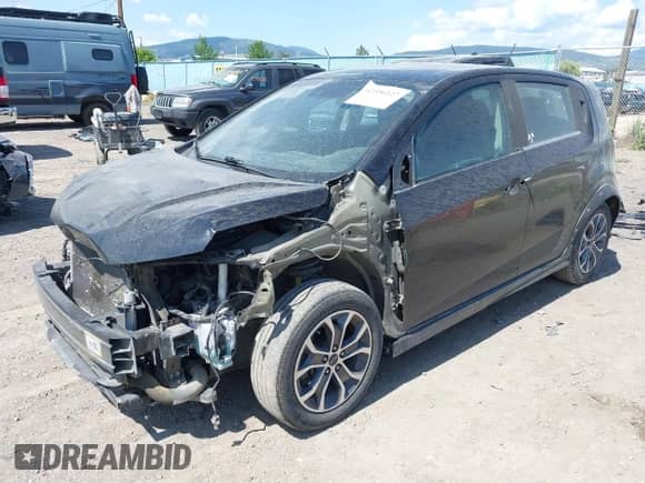 2020 Chevrolet Sonic LT с VIN 1G1JD6SB9L4104387, выставлен на аукционе IAAI как лот 42356127 с пробегом 125 111 миль миль и . История ставок и продаж доступна на DreamBid. Изображение 2.