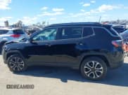✅ 2022 Jeep Compass Limited • VIN: 3C4NJDCB6NT133802 • Lot: 41671098. Wystawiony na IAAI z przebiegiem 29 863 mil. Bezpłatny archiwum sprzedaży aukcyjnych z USA i szczegółowy raport historii pojazdu na DreamBid. Zdjęcie 14.