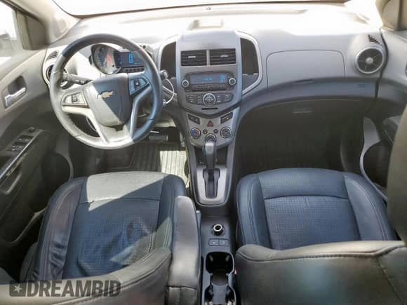 2012 Chevrolet Sonic LTZ с VIN 1G1JE5SH4C4106592, выставлен на аукционе Copart как лот 85377095 с пробегом 120 403 миль миль и Чистый • Clean title. История ставок и продаж доступна на DreamBid. Изображение 8.