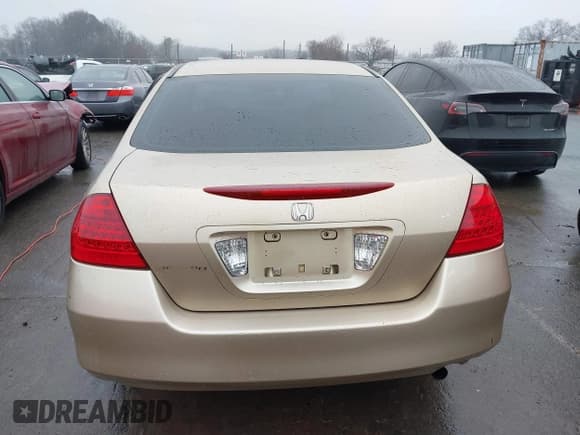 ✅ 2007 Honda Accord VP • VIN: 1HGCM55177A041988 • Lot: 41566083. Wystawiony na IAAI z przebiegiem 218 361 mil. Bezpłatny archiwum sprzedaży aukcyjnych z USA i szczegółowy raport historii pojazdu na DreamBid. Zdjęcie 16.