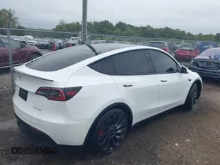 ✅ 2023 Tesla Model Y Performance • VIN: 7SAYGDEF3PF603431 • Lot: 43015352. Wystawiony na IAAI z przebiegiem 43 237 mil. Bezpłatny archiwum sprzedaży aukcyjnych z USA i szczegółowy raport historii pojazdu na DreamBid. Zdjęcie 4.
