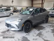 ✅ 2025 Buick Envista Sport Touring • VIN: KL47LBEP9SB235750 • Лот: 43327289. Опубликован ранее на IAAI с пробегом 1 924 миль. Бесплатный доступ к архиву аукционных продаж из США и подробный отчёт об истории автомобиля на DreamBid. Изображение 2.