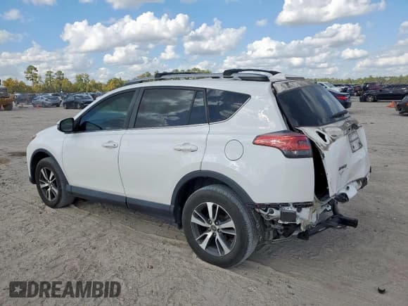 ✅ 2018 Toyota RAV4 XLE • VIN: 2T3WFREV8JW513768 • Lot: 92865305. Listed on Copart with 58,370 mi. Free auction sales archive from the USA and detailed vehicle history report at DreamBid. Image 2.