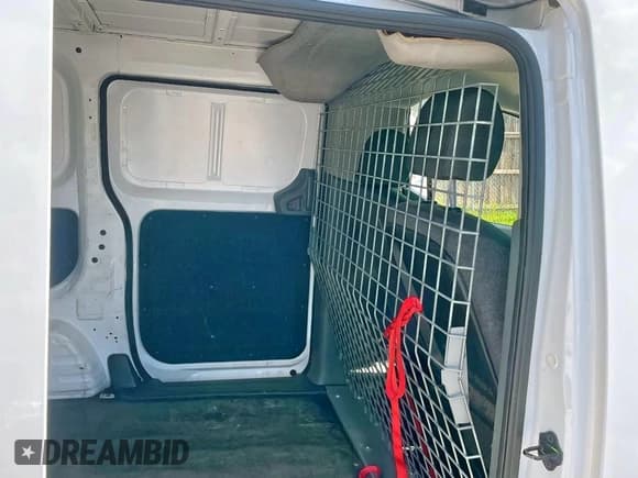 ✅ 2018 Nissan NV200 S • VIN: 3N6CM0KN0JK705415 • Лот: 62221645. Опубликован ранее на Copart с пробегом 263 846 миль. Бесплатный доступ к архиву аукционных продаж из США и подробный отчёт об истории автомобиля на DreamBid. Изображение 6.