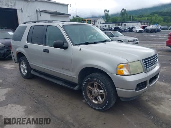 ✅ 2004 Ford Explorer XLT • VIN: 1FMDU73KX4UB18210 • Lot: 42504862. Listed on IAAI with 264,644 mi. Free auction sales archive from the USA and detailed vehicle history report at DreamBid. Image 1.