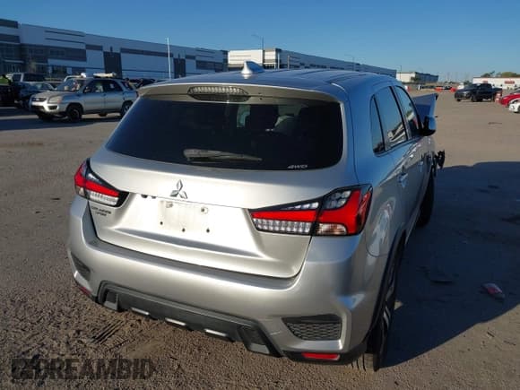 ✅ 2021 Mitsubishi Outlander ES • VIN: JA4ARUAU5MU035385 • Lot: 43494720. Listed on IAAI with 81,112 mi. Free auction sales archive from the USA and detailed vehicle history report at DreamBid. Image 4.