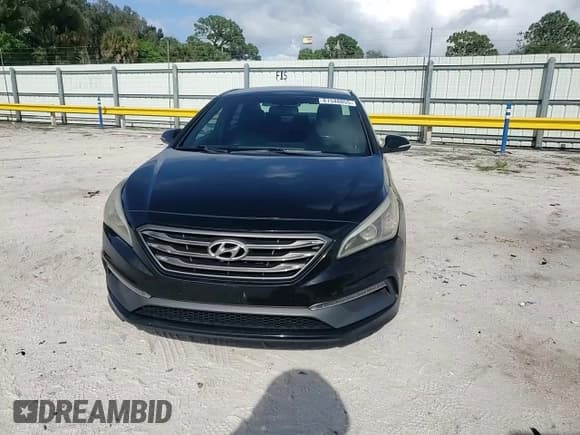 ✅ 2015 Hyundai Sonata Sport • VIN: 5NPE34AB6FH102726 • Lot: 81548055. Wystawiony na Copart z przebiegiem 166 859 mil. Bezpłatny archiwum sprzedaży aukcyjnych z USA i szczegółowy raport historii pojazdu na DreamBid. Zdjęcie 13.