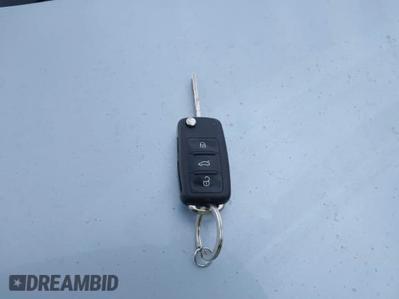 ✅ 2012 Volkswagen Golf TDI • VIN: WVWNM7AJ8CW139028 • Lot: 42421116. Listed on IAAI with 60,776 mi. Free auction sales archive from the USA and detailed vehicle history report at DreamBid. Image 11.