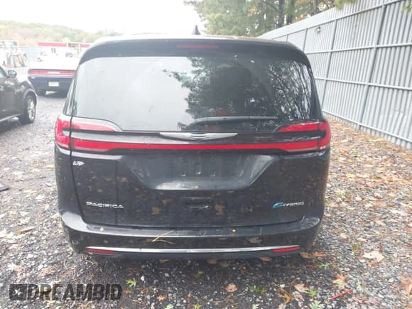 ✅ 2023 Chrysler Pacifica Hybrid Limited • VIN: 2C4RC1S76PR599596 • Lot: 43427260. Listed on IAAI with 32,972 mi. Free auction sales archive from the USA and detailed vehicle history report at DreamBid. Image 16.