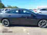 2023 Chevrolet Malibu LT z VIN 1G1ZD5ST0PF210517, wystawiony jako IAAI lot #43603730 z przebiegiem 76 940 mil mil oraz . Historia ofert i sprzedaży dostępna na DreamBid. Obrazek 13.