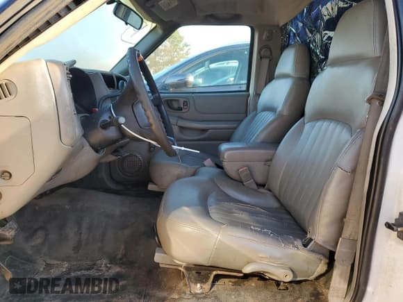 ✅ 2003 Chevrolet S-10 Work Truck • VIN: 1GCCS14X738275553 • Лот: 50076365. Опубликован ранее на Copart с пробегом Не указан. Бесплатный доступ к архиву аукционных продаж из США и подробный отчёт об истории автомобиля на DreamBid. Изображение 7.