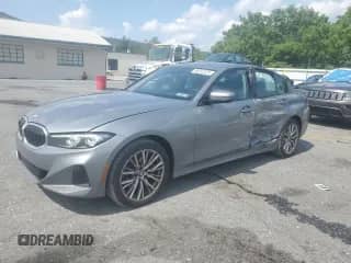 2023 BMW 3 Series 330i xDrive z VIN 3MW89FF04P8D15531, wystawiony jako Copart lot #66292525 z przebiegiem 55 710 mil mil oraz Szkoda całkowita • Salvage title. Historia ofert i sprzedaży dostępna na DreamBid. Obrazek 1.