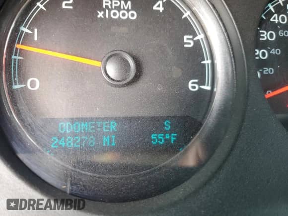 2010 Chevrolet Suburban LT z VIN 1GNUKJE35AR159623, wystawiony jako Copart lot #65005465 z przebiegiem 248 278 mil mil oraz Szkoda całkowita • Salvage title. Historia ofert i sprzedaży dostępna na DreamBid. Obrazek 9.