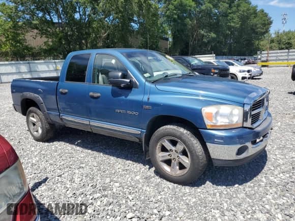 2006 Dodge 1500 Laramie z VIN 1D7HU18276S531072, wystawiony jako Copart lot #65568545 z przebiegiem 161 344 mil mil oraz Czysty tytuł • Clean title. Historia ofert i sprzedaży dostępna na DreamBid. Obrazek 4.