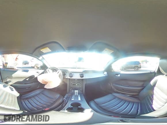 ✅ 2006 Ford Mustang GT Deluxe • VIN: 1ZVHT82H065248026 • Lot: 85558645. Wystawiony na Copart z przebiegiem 96 738 mil. Bezpłatny archiwum sprzedaży aukcyjnych z USA i szczegółowy raport historii pojazdu na DreamBid. Zdjęcie 14.