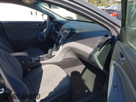 ✅ 2011 Hyundai Sonata GLS • VIN: 5NPEB4AC9BH228889 • Lot: 43284088. Listed on IAAI with 218,415 mi. Free auction sales archive from the USA and detailed vehicle history report at DreamBid. Image 5.