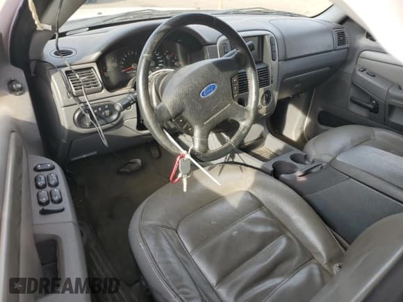 ✅ 2004 Ford Explorer XLT • VIN: 1FMDU73KX4ZA52308 • Lot: 78423384. Listed on Copart with 221,033 mi. Free auction sales archive from the USA and detailed vehicle history report at DreamBid. Image 8.