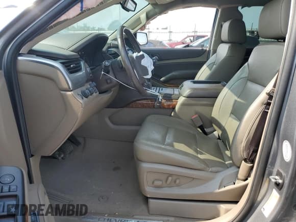 ✅ 2020 Chevrolet Suburban Premier • VIN: 1GNSKJKCXLR140158 • Lot: 69436314. Wystawiony na Copart z przebiegiem 52 922 mil. Bezpłatny archiwum sprzedaży aukcyjnych z USA i szczegółowy raport historii pojazdu na DreamBid. Zdjęcie 7.