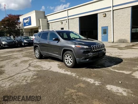✅ 2016 Jeep Cherokee Latitude • VIN: 1C4PJMCB8GW145875 • Лот: 90926275. Опубликован ранее на Copart с пробегом 91 179 миль. Бесплатный доступ к архиву аукционных продаж из США и подробный отчёт об истории автомобиля на DreamBid. Изображение 14.