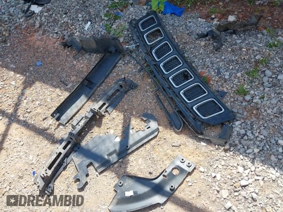 ✅ 2020 Jeep Compass Latitude • VIN: 3C4NJCBBXLT198869 • Lot: 42885397. Listed on IAAI with 163,554 mi. Free auction sales archive from the USA and detailed vehicle history report at DreamBid. Image 12.