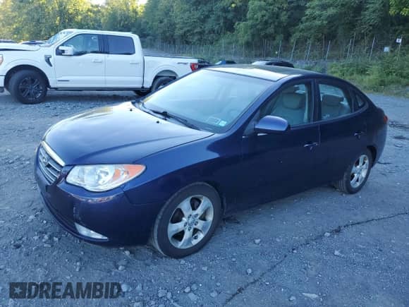 2008 Hyundai Elantra GLS z VIN KMHDU46D78U444855, wystawiony jako Copart lot #70801094 z przebiegiem 162 662 mil mil oraz Szkoda całkowita • Salvage title. Historia ofert i sprzedaży dostępna na DreamBid. Obrazek 1.