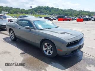 2017 Dodge Challenger SXT Plus z VIN 2C3CDZAG2HH568618, wystawiony jako IAAI lot #42877253 z przebiegiem 107 306 mil mil oraz . Historia ofert i sprzedaży dostępna na DreamBid. Obrazek 1.
