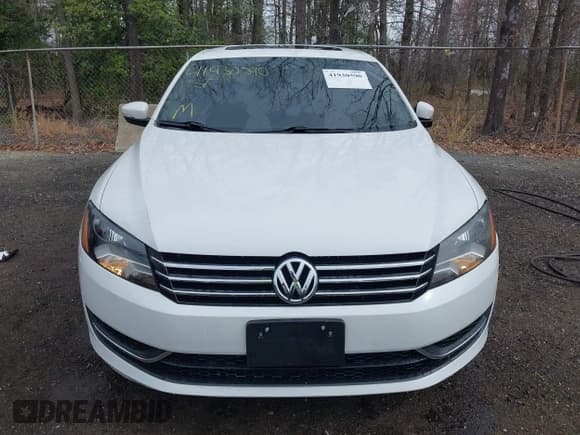 ✅ 2014 Volkswagen Passat SE • VIN: 1VWBP7A36EC018365 • Lot: 41930590. Wystawiony na IAAI z przebiegiem 139 899 mil. Bezpłatny archiwum sprzedaży aukcyjnych z USA i szczegółowy raport historii pojazdu na DreamBid. Zdjęcie 12.
