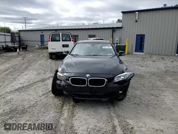 ✅ 2015 BMW 3 Series 328i xDrive • VIN: WBA3B5G56FNS13355 • Лот: 82417425. Опубликован ранее на Copart с пробегом 121 175 миль. Бесплатный доступ к архиву аукционных продаж из США и подробный отчёт об истории автомобиля на DreamBid. Изображение 13.