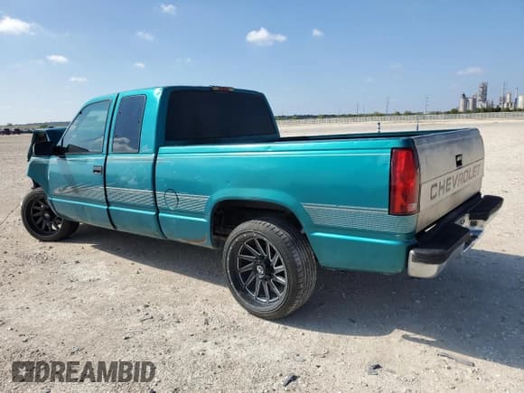 ✅ 1996 Chevrolet Silverado 1500 • VIN: 1GBEC19M1TE229338 • Lot: 85013725. Wystawiony na Copart z przebiegiem 191 985 mil. Bezpłatny archiwum sprzedaży aukcyjnych z USA i szczegółowy raport historii pojazdu na DreamBid. Zdjęcie 2.