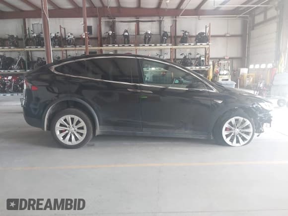 ✅ 2016 Tesla Model X P90D • VIN: 5YJXCBE42GF005144 • Lot: 42979675. Wystawiony na IAAI z przebiegiem 60 833 mil. Bezpłatny archiwum sprzedaży aukcyjnych z USA i szczegółowy raport historii pojazdu na DreamBid. Zdjęcie 14.