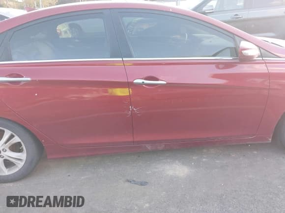 ✅ 2011 Hyundai Sonata SE • VIN: 5NPEC4AC8BH039910 • Lot: 43668792. Listed on IAAI with 242,284 mi. Free auction sales archive from the USA and detailed vehicle history report at DreamBid. Image 6.