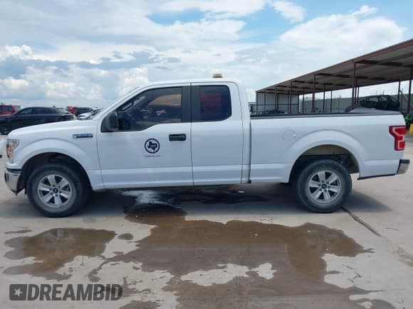 ✅ 2018 Ford F-150 XL • VIN: 1FTEX1CB3JKC44462 • Lot: 42597699. Wystawiony na IAAI z przebiegiem 165 692 mil. Bezpłatny archiwum sprzedaży aukcyjnych z USA i szczegółowy raport historii pojazdu na DreamBid. Zdjęcie 14.
