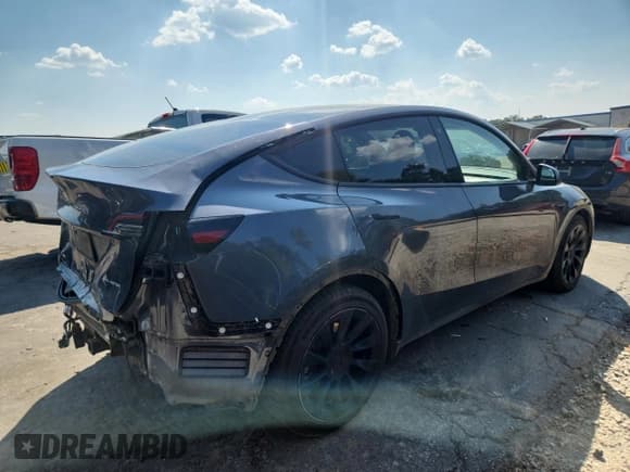 ✅ 2023 Tesla Model Y Long Range • VIN: 7SAYGDEE9PA054581 • Lot: 80888495. Wystawiony na Copart z przebiegiem 55 302 mil. Bezpłatny archiwum sprzedaży aukcyjnych z USA i szczegółowy raport historii pojazdu na DreamBid. Zdjęcie 3.