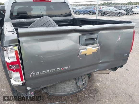 ✅ 2020 Chevrolet Colorado 2WD LT • VIN: 1GCGSCEN5L1189791 • Lot: 43530581. Wystawiony na IAAI z przebiegiem 108 365 mil. Bezpłatny archiwum sprzedaży aukcyjnych z USA i szczegółowy raport historii pojazdu na DreamBid. Zdjęcie 6.