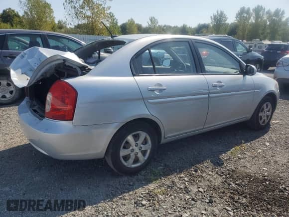 2010 Hyundai Accent GLS с VIN KMHCN4AC2AU504893, выставлен на аукционе Copart как лот 71567554 с пробегом 72 574 миль миль и На запчасти • Non repairable. История ставок и продаж доступна на DreamBid. Изображение 3.